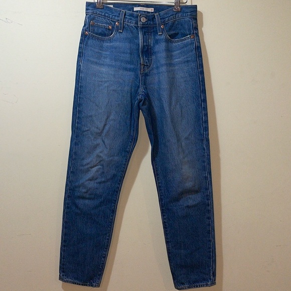 Womens Levi’s Premium Wedgie Button Fly Straight Leg Jeans - Picture 1 of 7